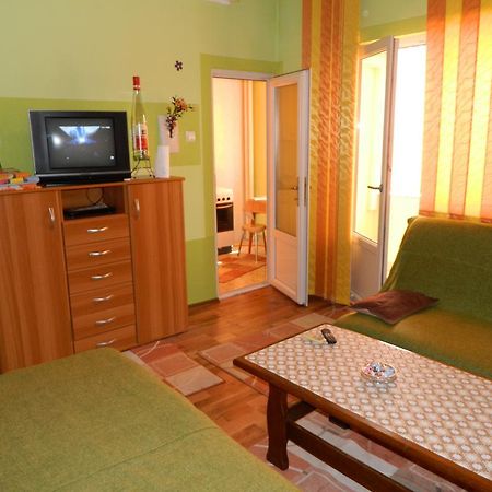 Cora Centru Piteşti Exterior foto