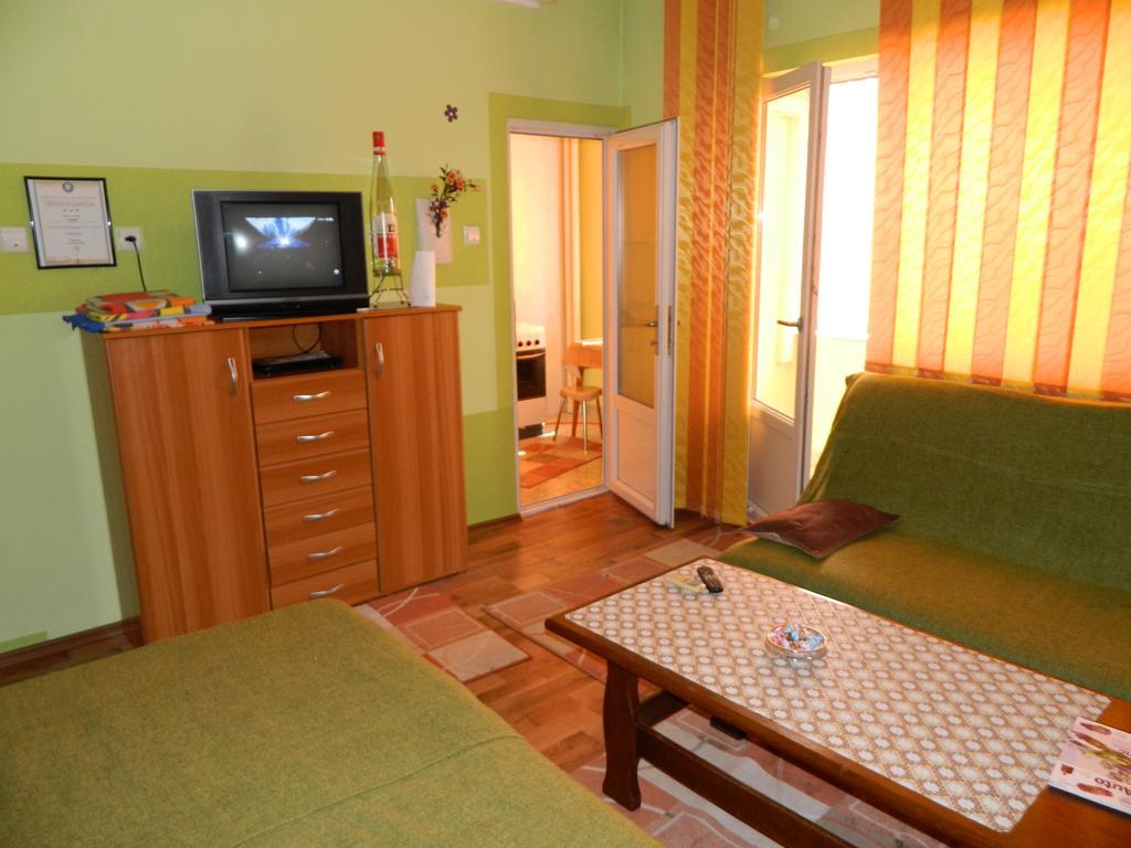 Cora Centru Piteşti Exterior foto